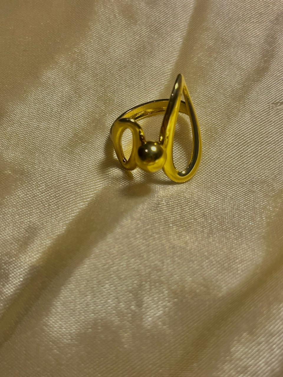 Modern Gold Teardrop Ring – Minimalist Adjustable Statement Piece