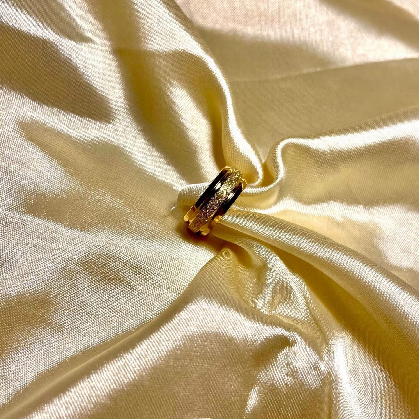 Elegant Gold Textured Band Ring | Minimal Luxury Statement Ring for Everyday Wear