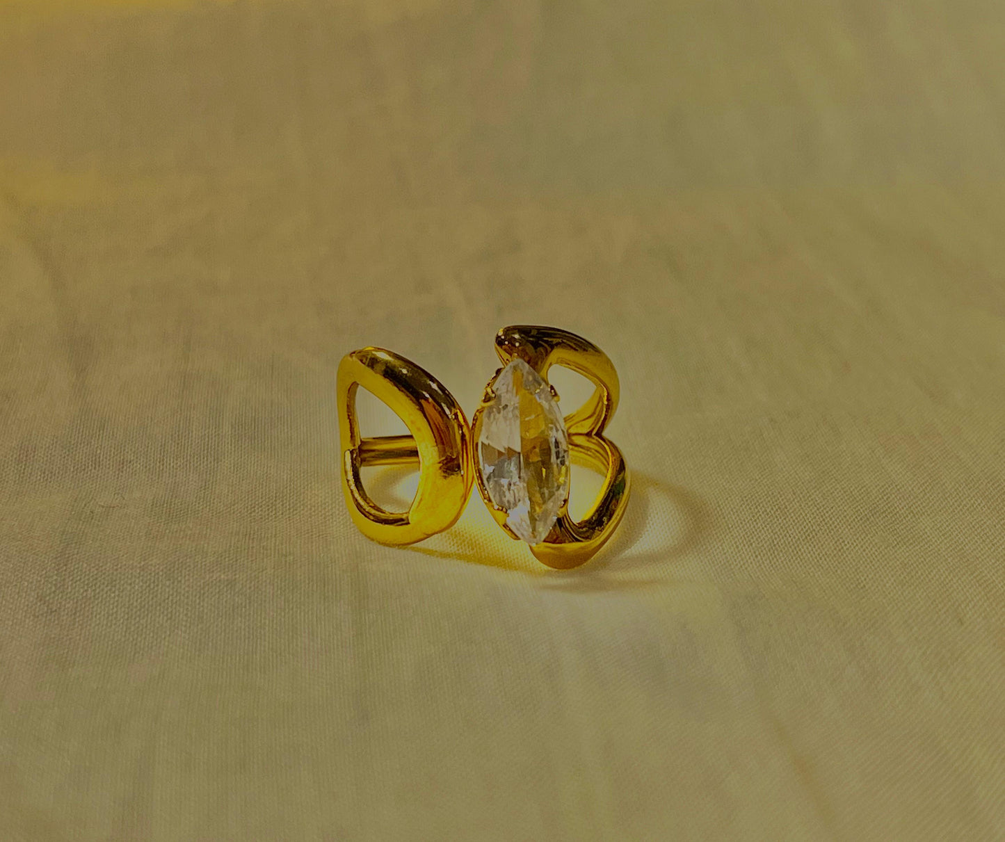 ✨ Elegant Crystal Accent Adjustable Ring