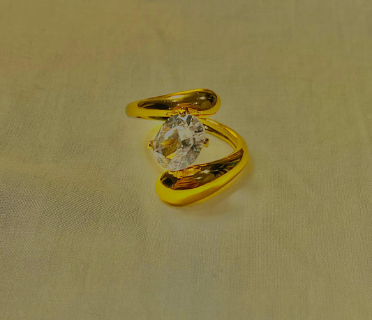 Elegant Adjustable Gold-Plated Ring with Large Clear Crystal – Stainless Steel