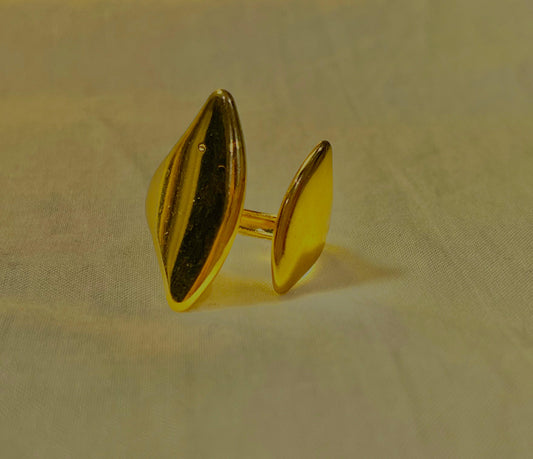 Double Leaf Adjustable Ring – High-Quality Gold-Plated Stainless Steel