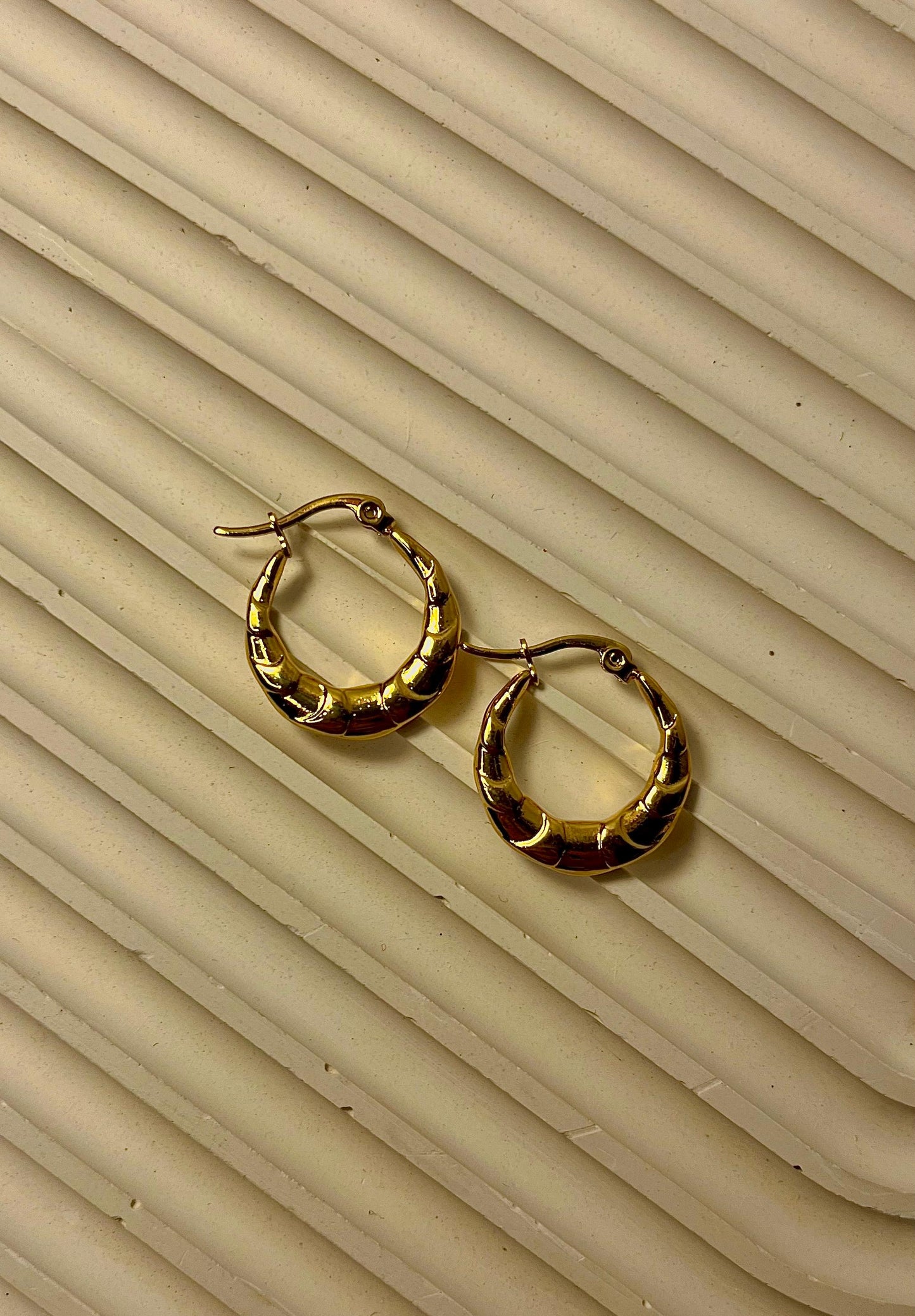 Classic Bamboo Style Gold Hoop Earrings – Trendy & Timeless