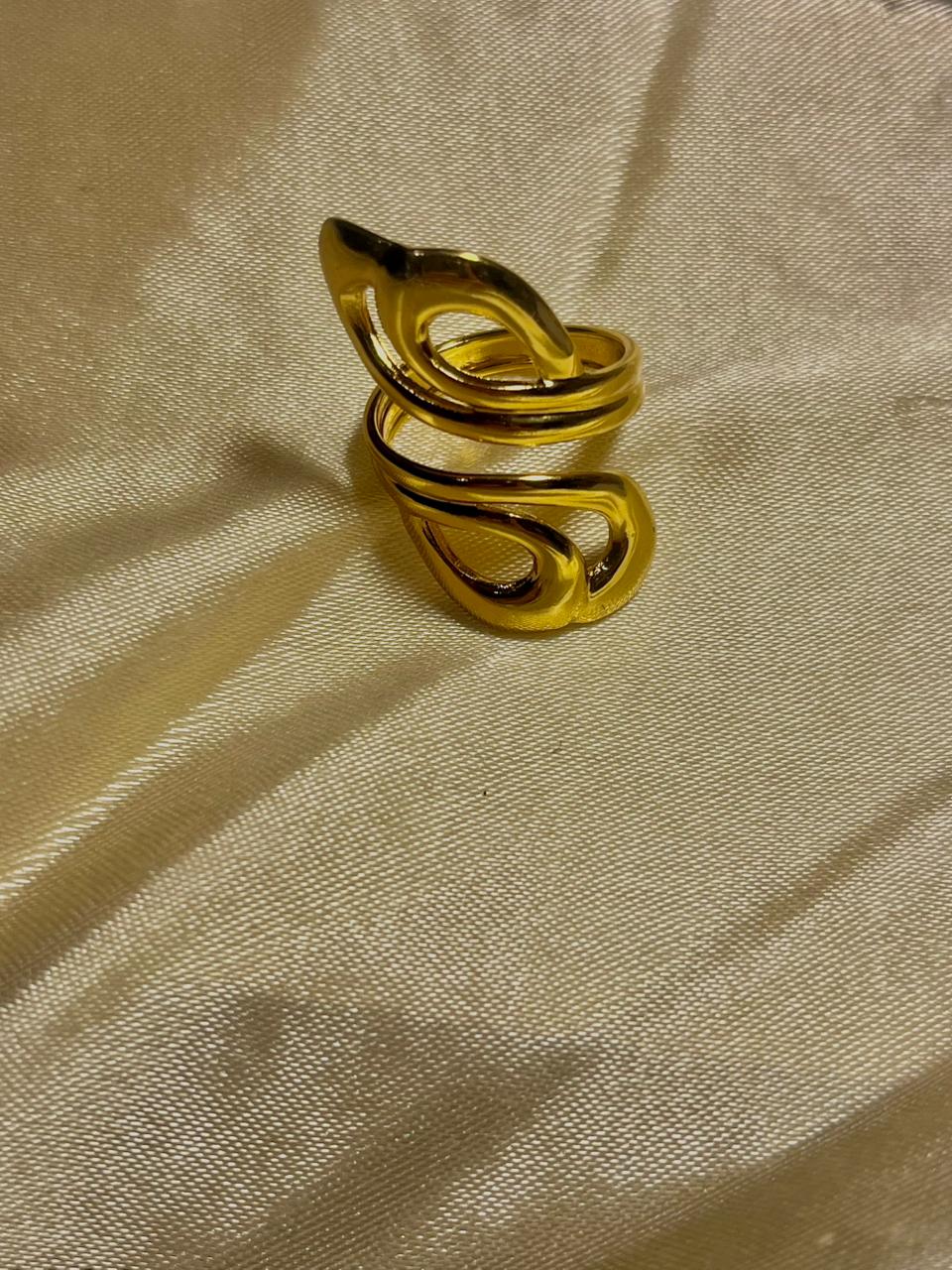 Elegant Twisted Wave Gold-Plated Adjustable Ring