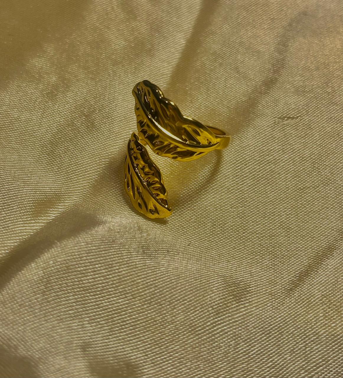 Elegant Leaf Design Gold-Plated Adjustable Ring