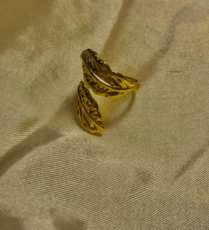 Elegant Leaf Design Gold-Plated Adjustable Ring