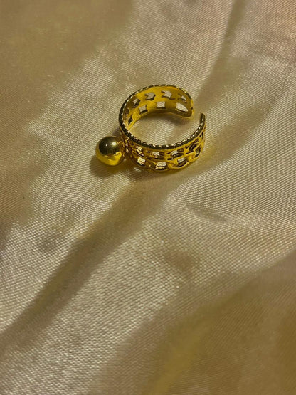 Elegant Gold-Plated Adjustable Ring with Cutwork Detailing