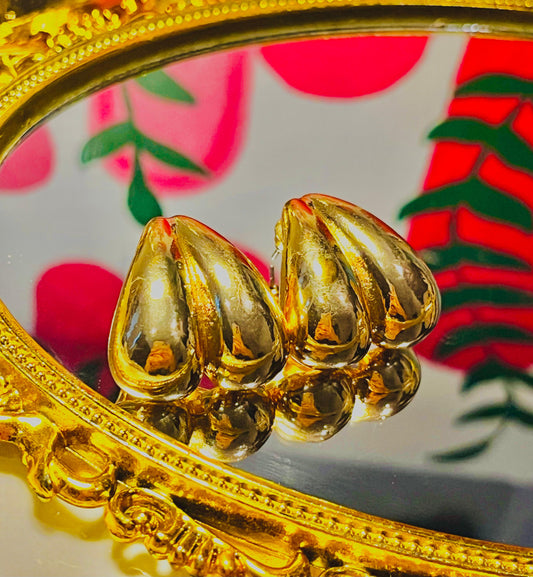 Vintage Gold Teardrop Earrings – Bold & Elegant